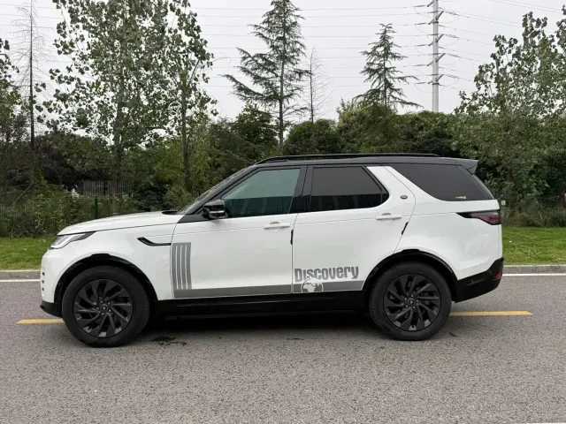 Land Rover Discovery 2023 Facelift 360PS R-Dynamic S — Фото автомобиля 12