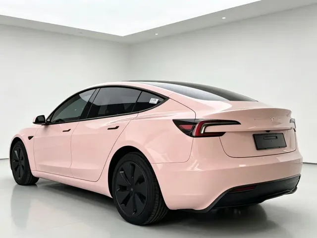 Tesla Model 3 — Фото автомобиля 13