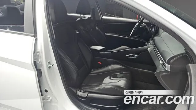 Hyundai Avante CN7 — Фото автомобиля 16