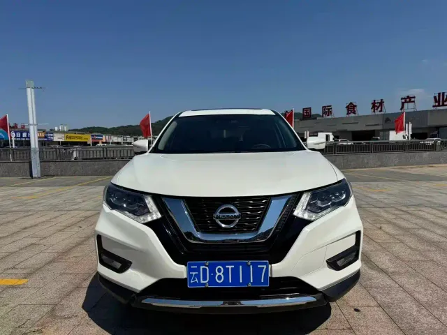 Nissan X-Trail — Фото автомобиля 2