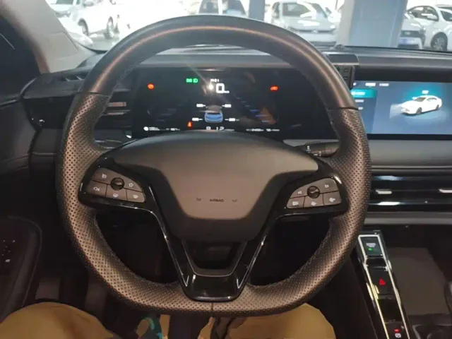 Roewe i5 — Фото автомобиля 10