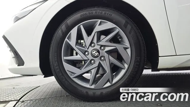 Hyundai AVANTE — Фото автомобиля 5