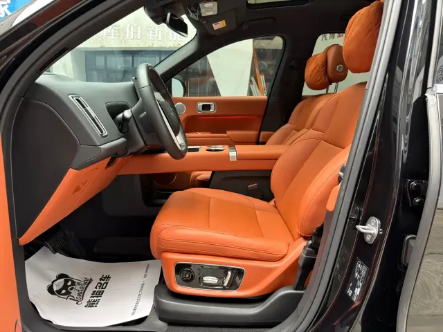Li Auto L8 — Фото автомобиля 8