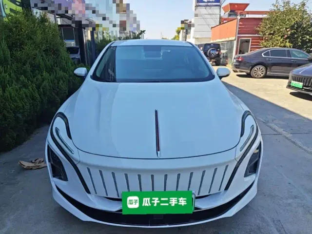 Hongqi E-QM5 — Фото автомобиля 2