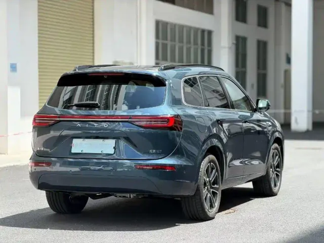 Aito M7 — Фото автомобиля 9