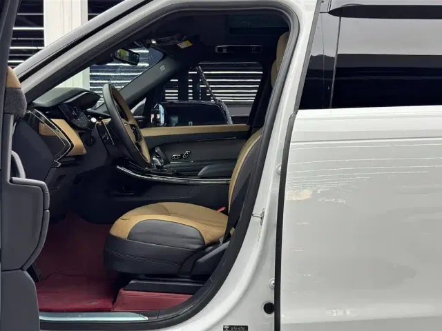 Land Rover Range Rover Sport — Фото автомобиля 6
