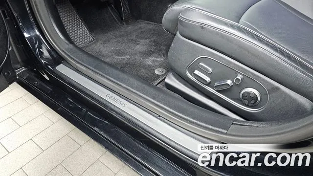 Genesis G90 Бензин 3.5 турбо AWD — Фото автомобиля 26