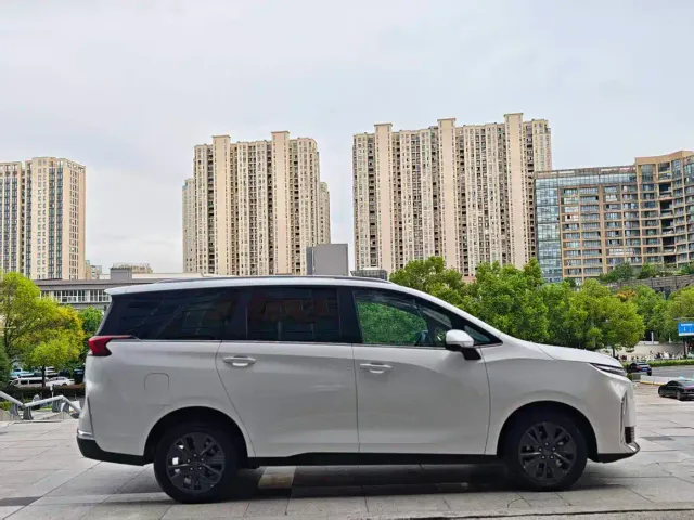 Maxus G50 PHEV — Фото автомобиля 8