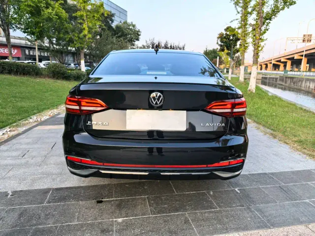 Volkswagen Lavida — Фото автомобиля 9
