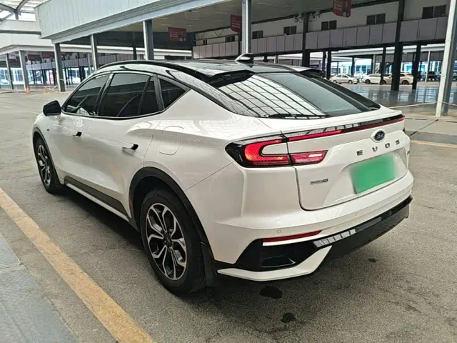 Ford EVOS — Фото автомобиля 4