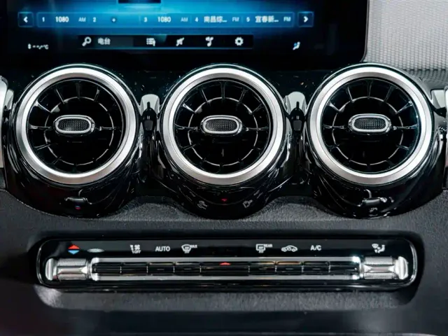 Mercedes-Benz GLB-Class — Фото автомобиля 12