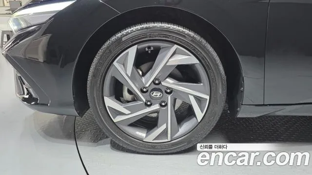 Hyundai Avante CN7 — Фото автомобиля 5