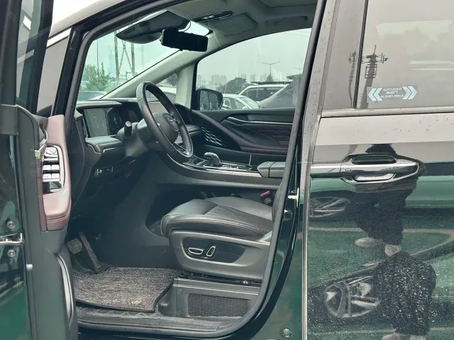 GAC Trumpchi M8 — Фото автомобиля 4