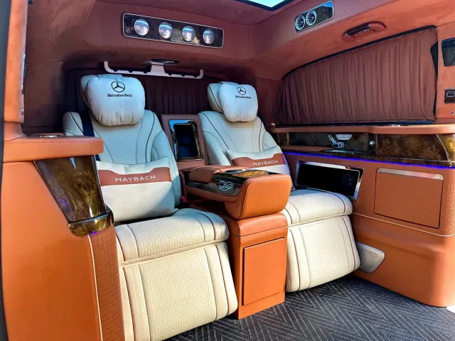 Mercedes-Benz V-Class — Фото автомобиля 24