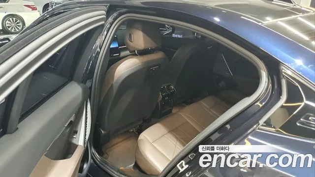 BMW 5 Series G60 — Фото автомобиля 4