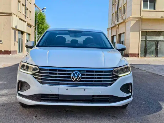 Volkswagen Lavida — Фото автомобиля 2