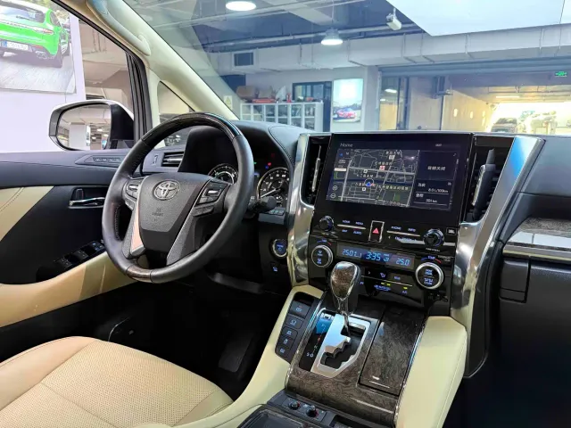 Toyota Vellfire — Фото автомобиля 20