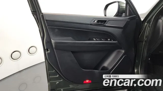 KG_Mobility_Ssangyong Rexton Новый Rexton Sport Khan Дизель 2.2 4WD — Фото автомобиля 21