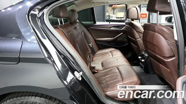 BMW 5-Series — Фото автомобиля 11