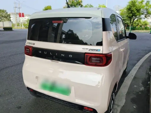 Wuling Hongguang Mini EV — Фото автомобиля 6