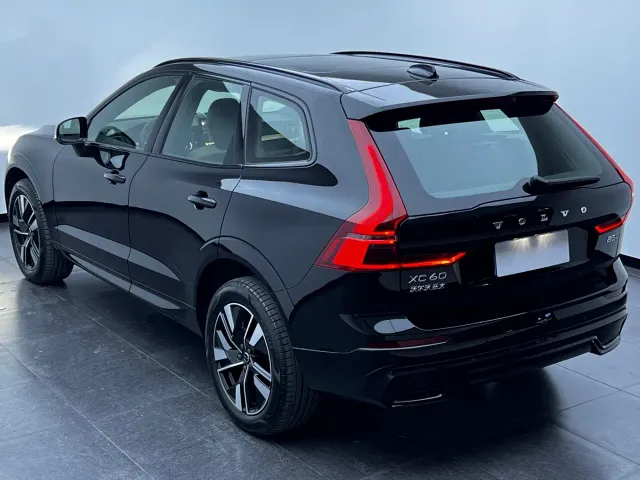Volvo XC60 — Фото автомобиля 7