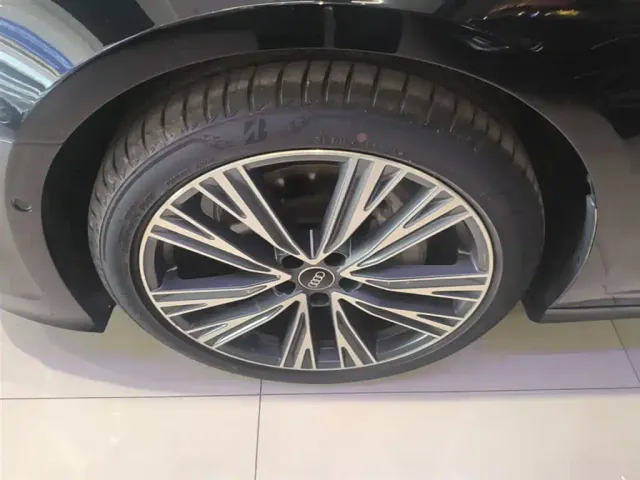 Audi A6L — Фото автомобиля 22