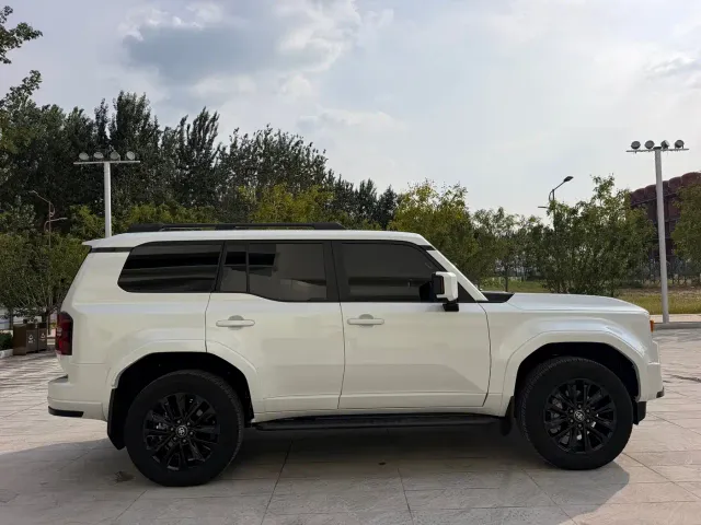 Toyota Prado — Фото автомобиля 4