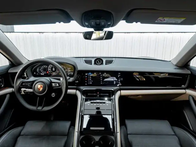 Porsche Panamera — Фото автомобиля 15