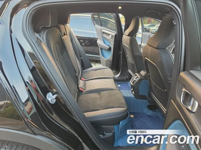 Volvo C40 Recharge — Фото автомобиля 16
