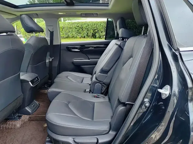 Toyota Highlander — Фото автомобиля 8