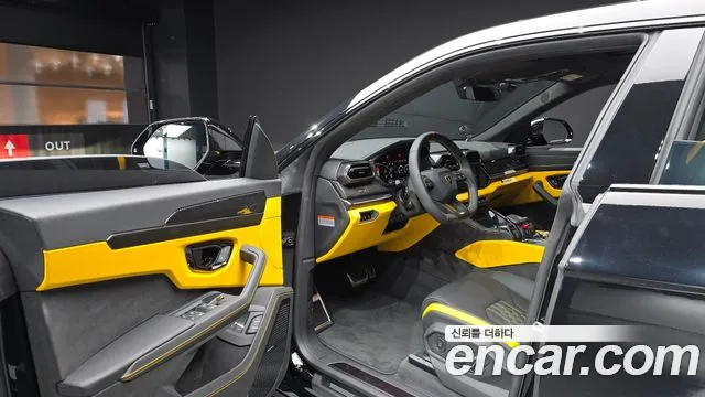 Lamborghini Urus — Фото автомобиля 15