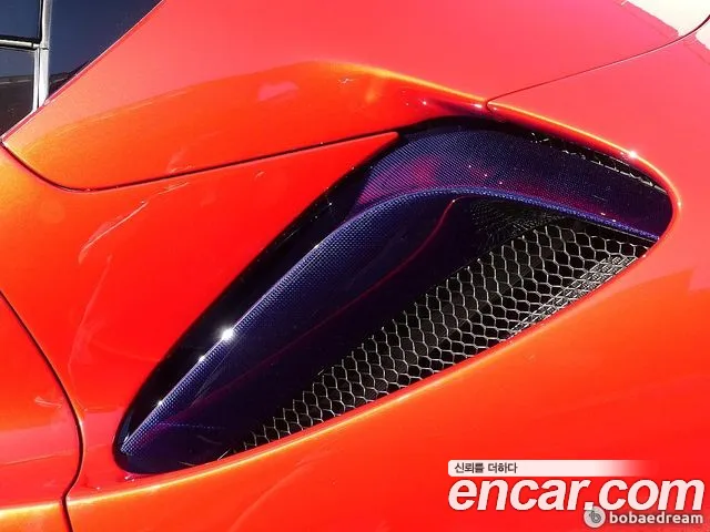 Ferrari SF90 — Фото автомобиля 16