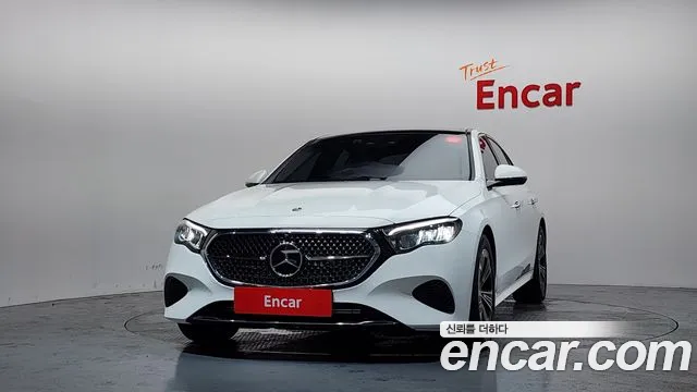 Mercedes-Benz E-Class — Фото автомобиля 3