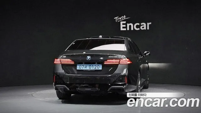 BMW i5 G60 — Фото автомобиля 4