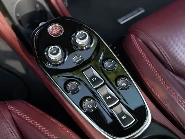 McLaren GT — Фото автомобиля 14