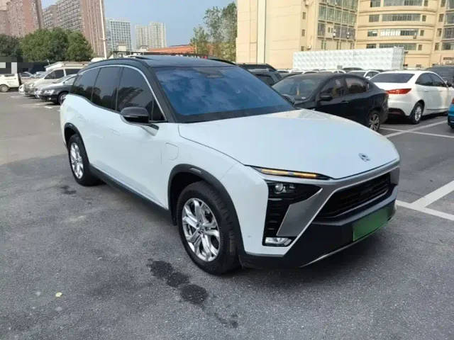 Nio ES8 — Фото автомобиля 3