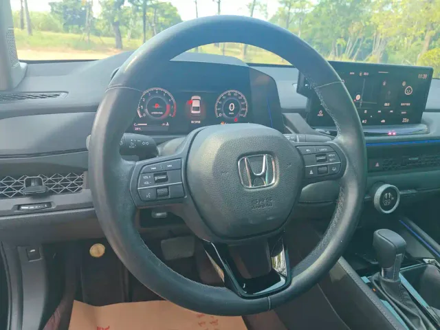 Honda Accord — Фото автомобиля 10