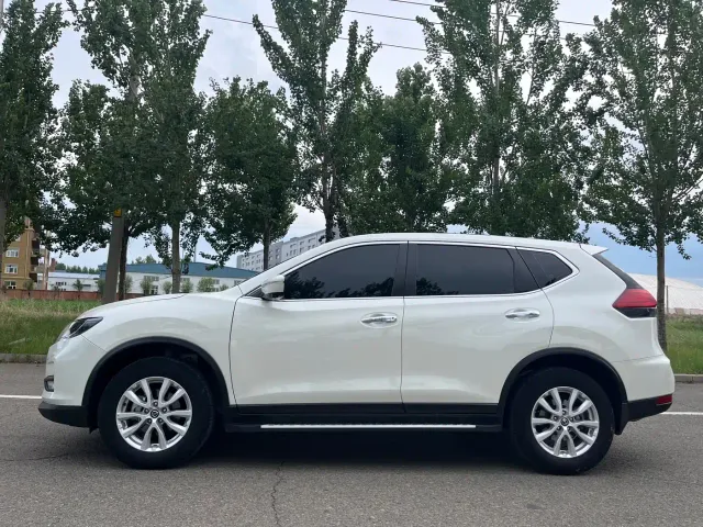Nissan X-Trail — Фото автомобиля 4