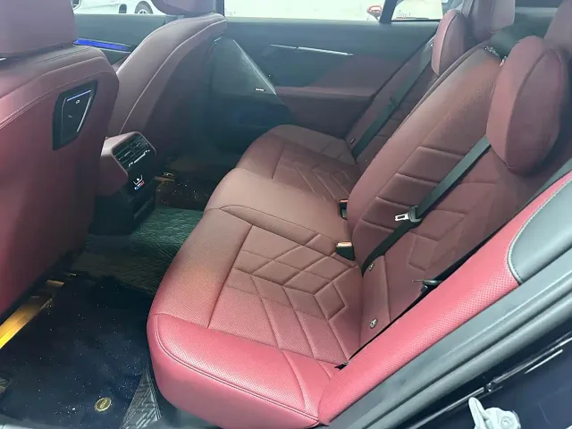 BMW 5 Series — Фото автомобиля 21
