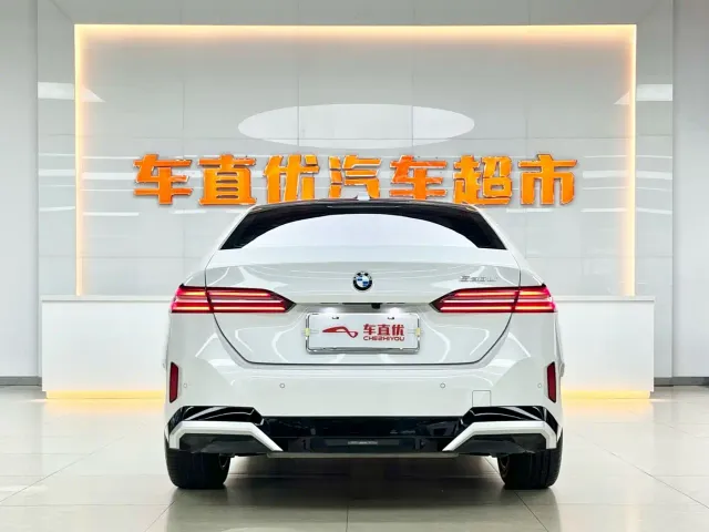 BMW 5 Series — Фото автомобиля 6