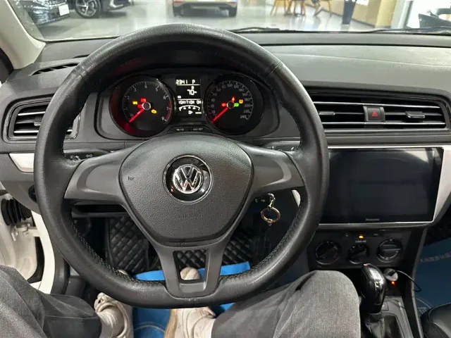 Volkswagen Lavida — Фото автомобиля 8