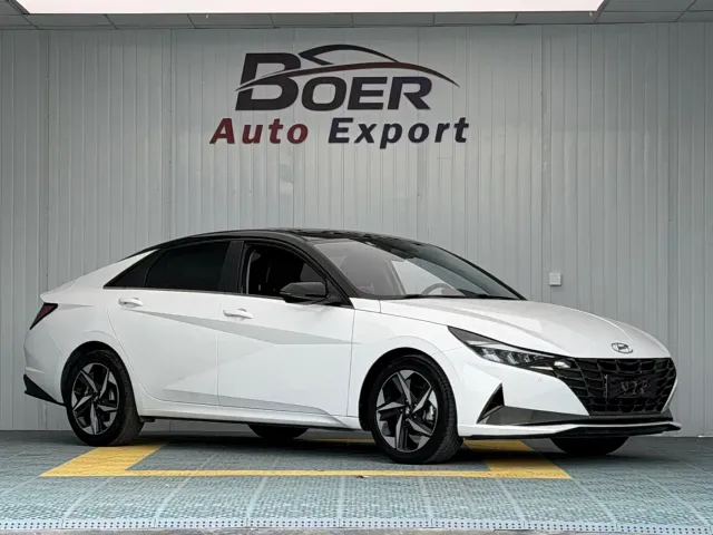 Hyundai Elantra — Фото автомобиля 3