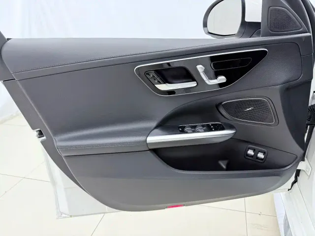 Mercedes-Benz C-Class — Фото автомобиля 16