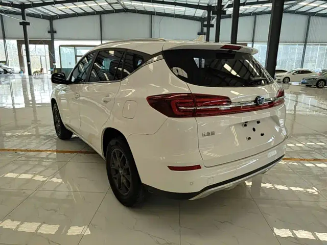 BYD Song — Фото автомобиля 4