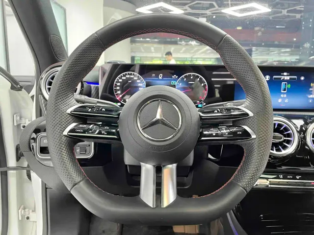 Mercedes-Benz A-Class — Фото автомобиля 13