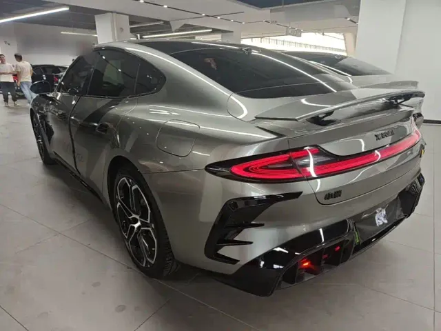 Xiaomi SU7 — Фото автомобиля 4