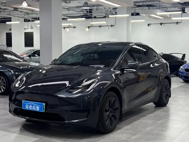 Фотография автомобиля — Tesla Model Y