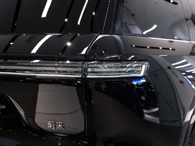 Nio ES8 — Фото автомобиля 11
