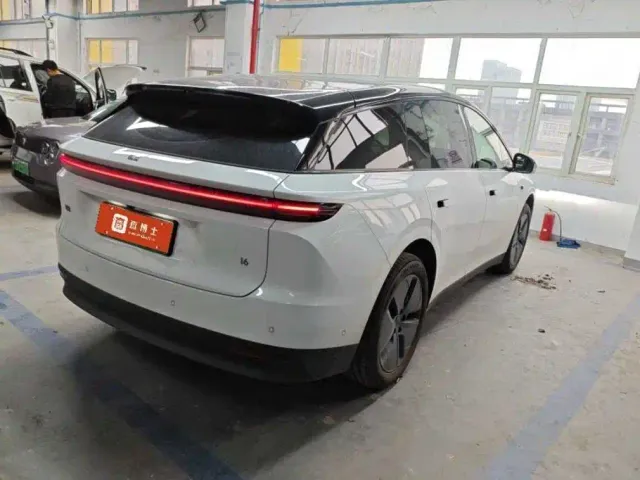Li Auto i6 — Фото автомобиля 2