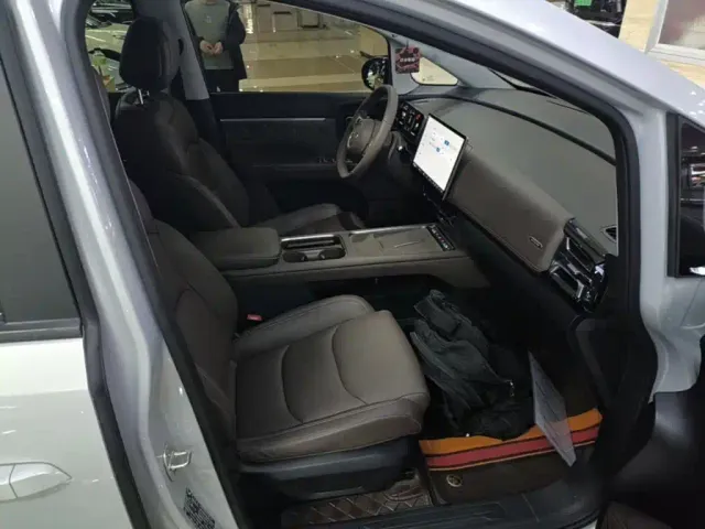Wuling Starlight 730 — Фото автомобиля 24